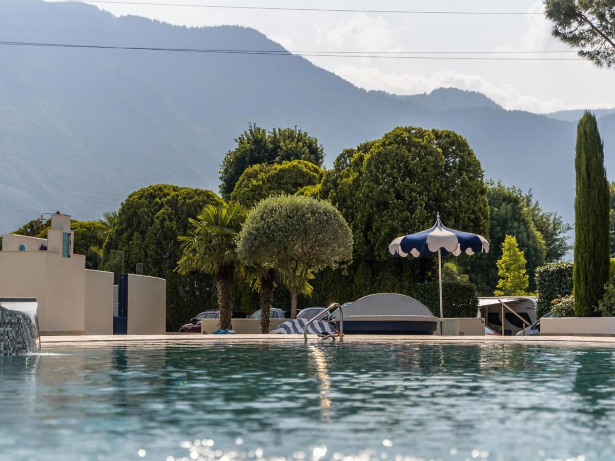 Schlosshof Charme Resort - Hotel & Camping Lana Exteriér fotografie
